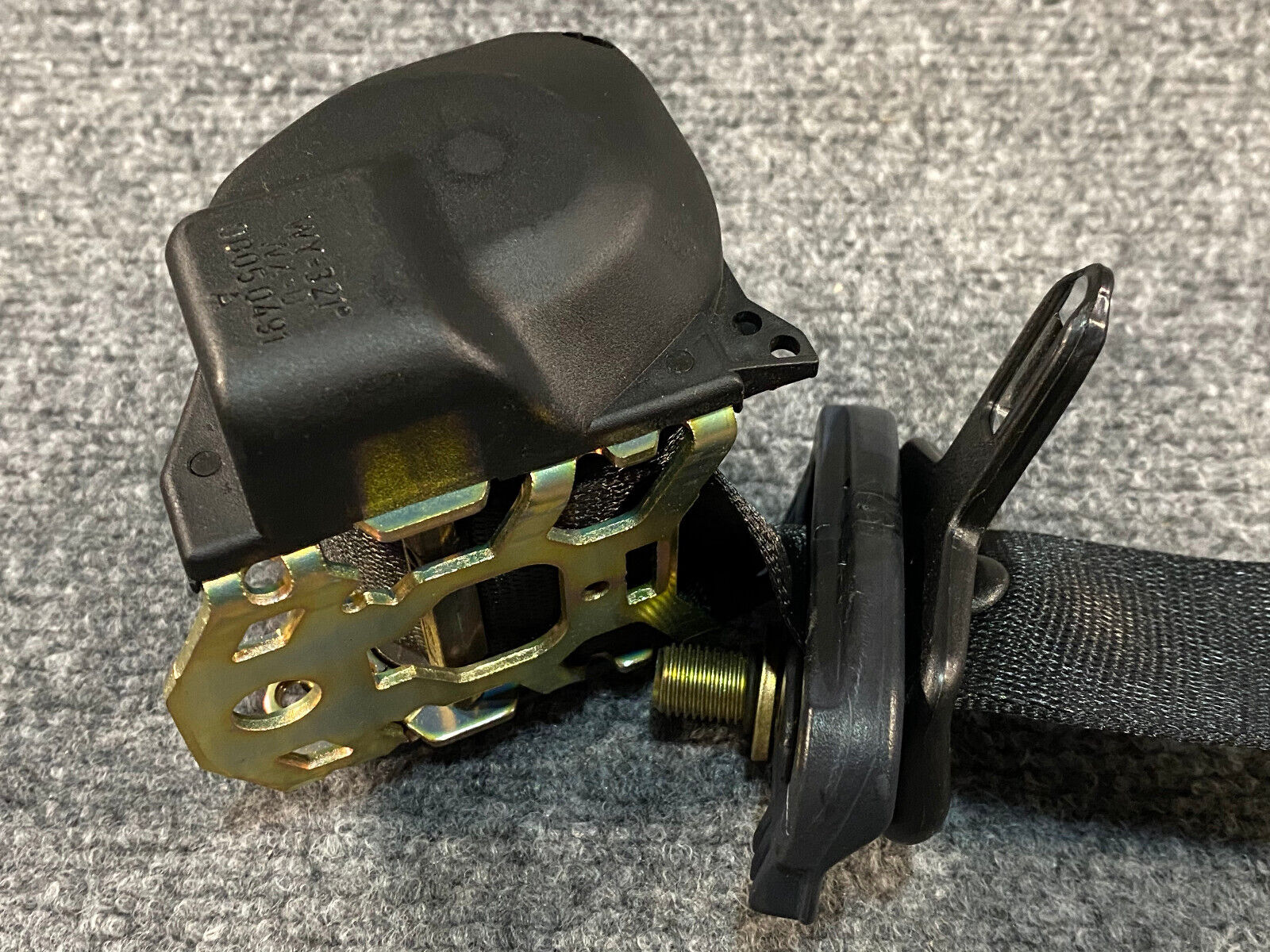 Mercedes-Benz Lap and Shoulder Belt - A2028601285 -Fits MB C220 & C280
