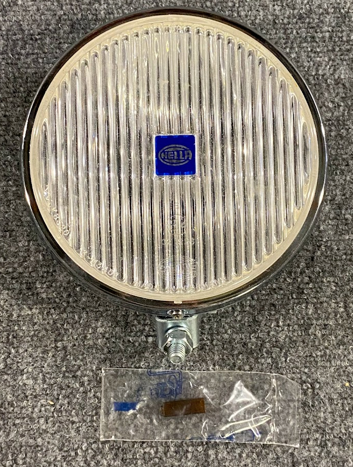 Hella Front Fog Lamp - 1N6 002 659-03 / A 000 820 62 56 - Fits MBZ O305 1968-73