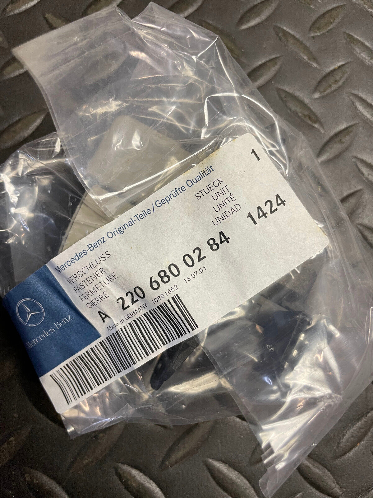 Mercedes-Benz Instrument Panel Fastener - 2206800284-1424- For MBZ S430 & Others