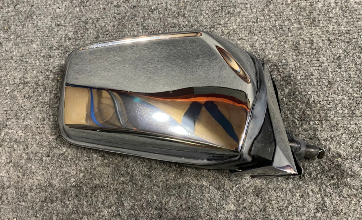 Mercedes-Benz Right Side View Mirror Assembly - 115-811-04-41 - MBZ W114 / W115