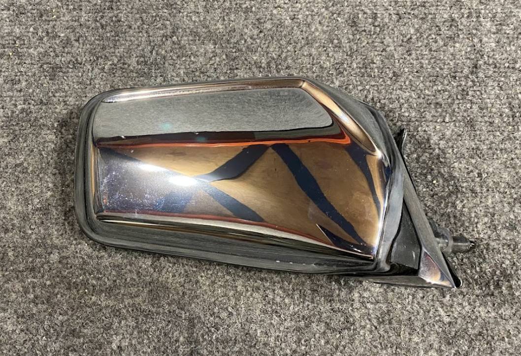 Mercedes-Benz Right Side View Mirror Assembly - 115-811-04-41 - MBZ W114 / W115