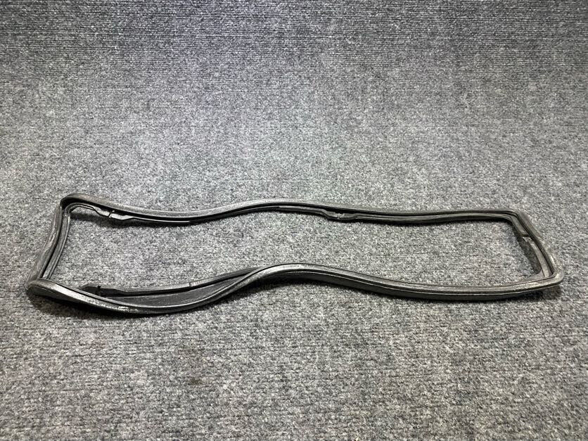 Mercedes-Benz LH Lens Weatherstrip Seal - 107-826-01-58 - Fits MBZ 380SL & 560SL