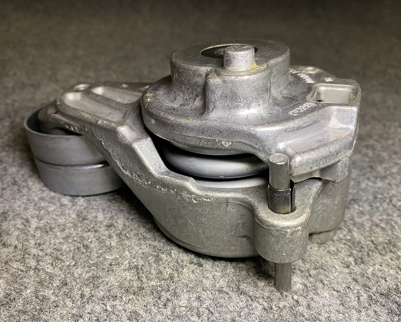 Mercedes-Benz Serpentine Belt Tensioner Assy - 642 200 14 70 For MBZ R320 & More