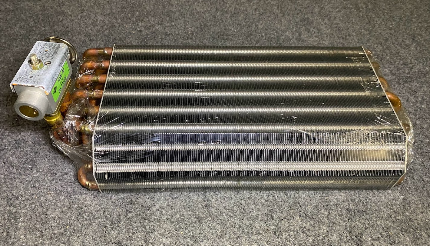 KUHLPUNKT A/C Evaporator Core - 64-11-8-391-366 - For BMW 740i, 740iL & More
