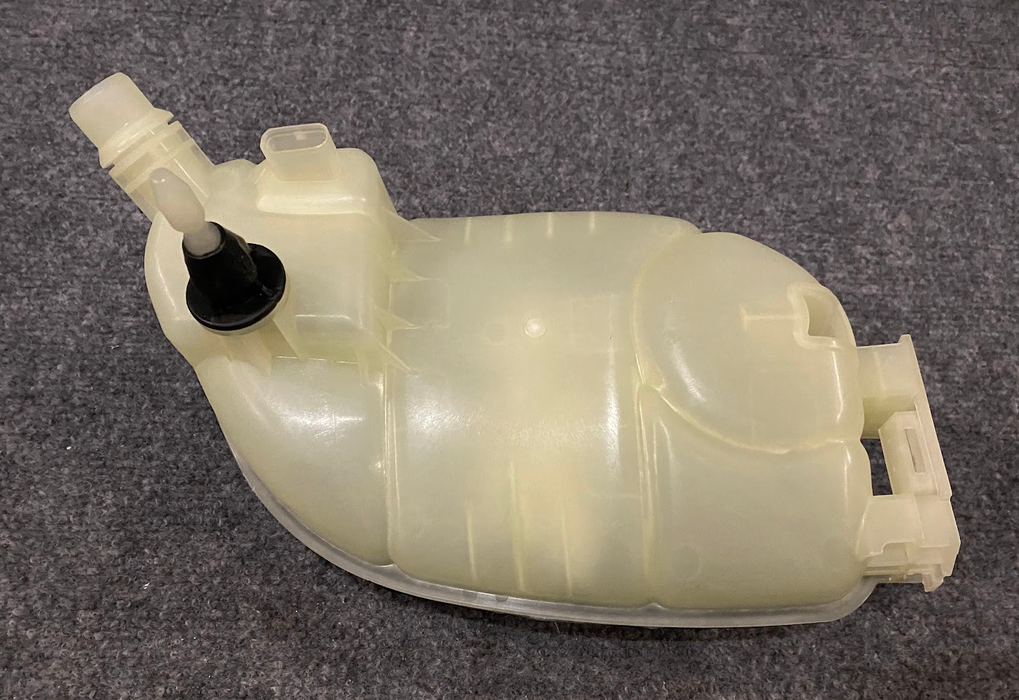 Vaico Engine Coolant Reservoir - V30-2745 / 246-500-00-49 - Fits MBZ B250 & More