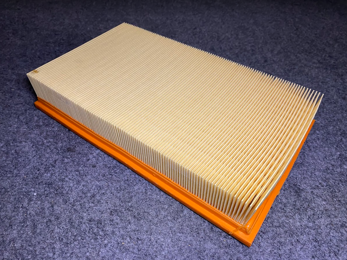 Hengst Air Filter - E30L02 / 601-094-04-04 - Fits MBZ 190D 1984-1985