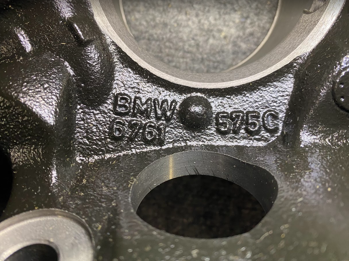BMW Group Left Steering Knuckle - 31-21-6-761-575 - Fits BMW X5 2000-2006