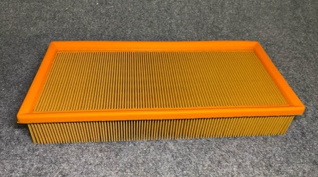 Hengst Air Filter - E215L / 13 72 1 726 916 - For BMW 525i, M5, 525iT 91-95
