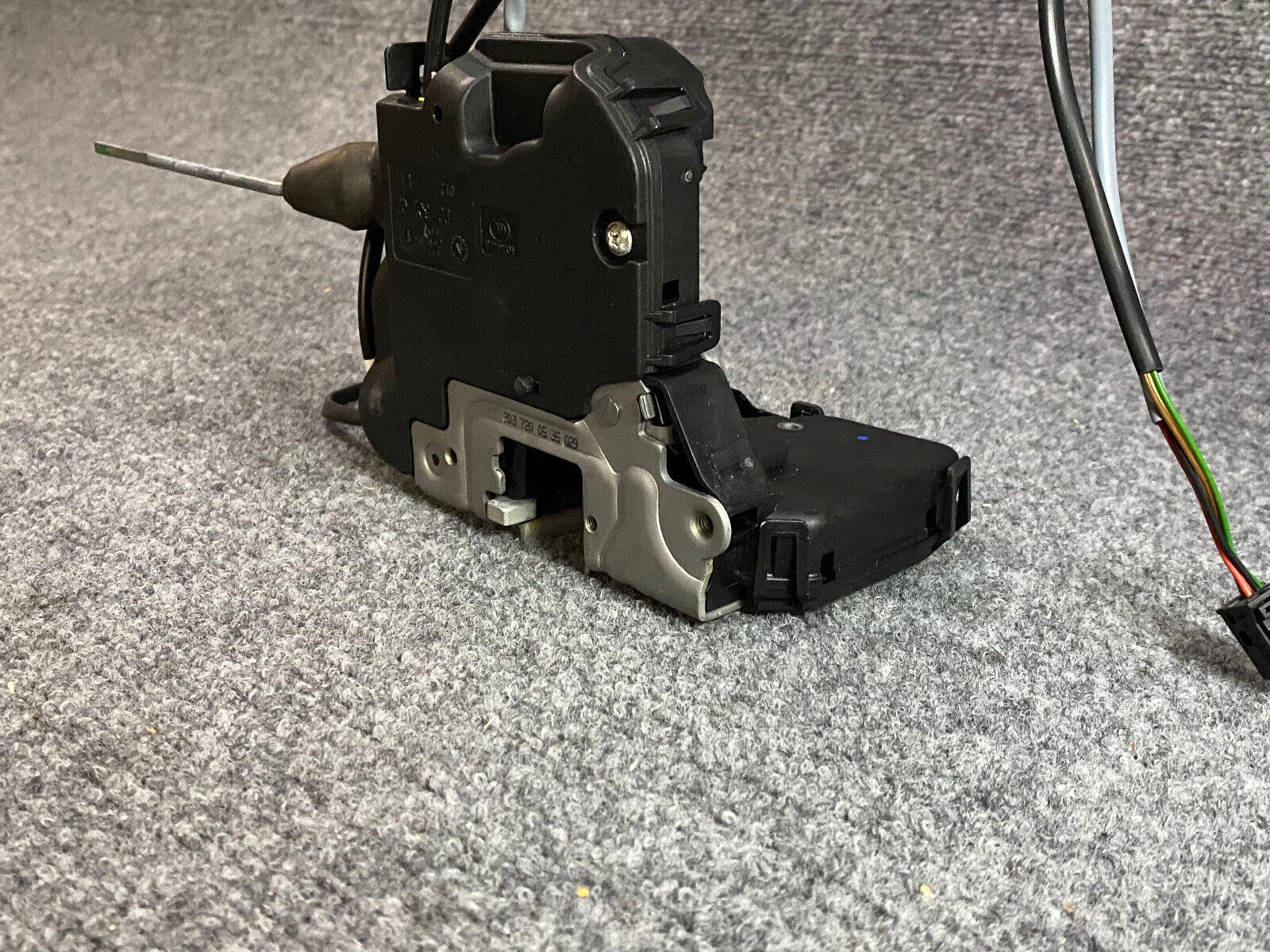 Mercedes-Benz Front LH Door Latch Assy - A 203-720-05-35 -Fits MBZ C230 & Others