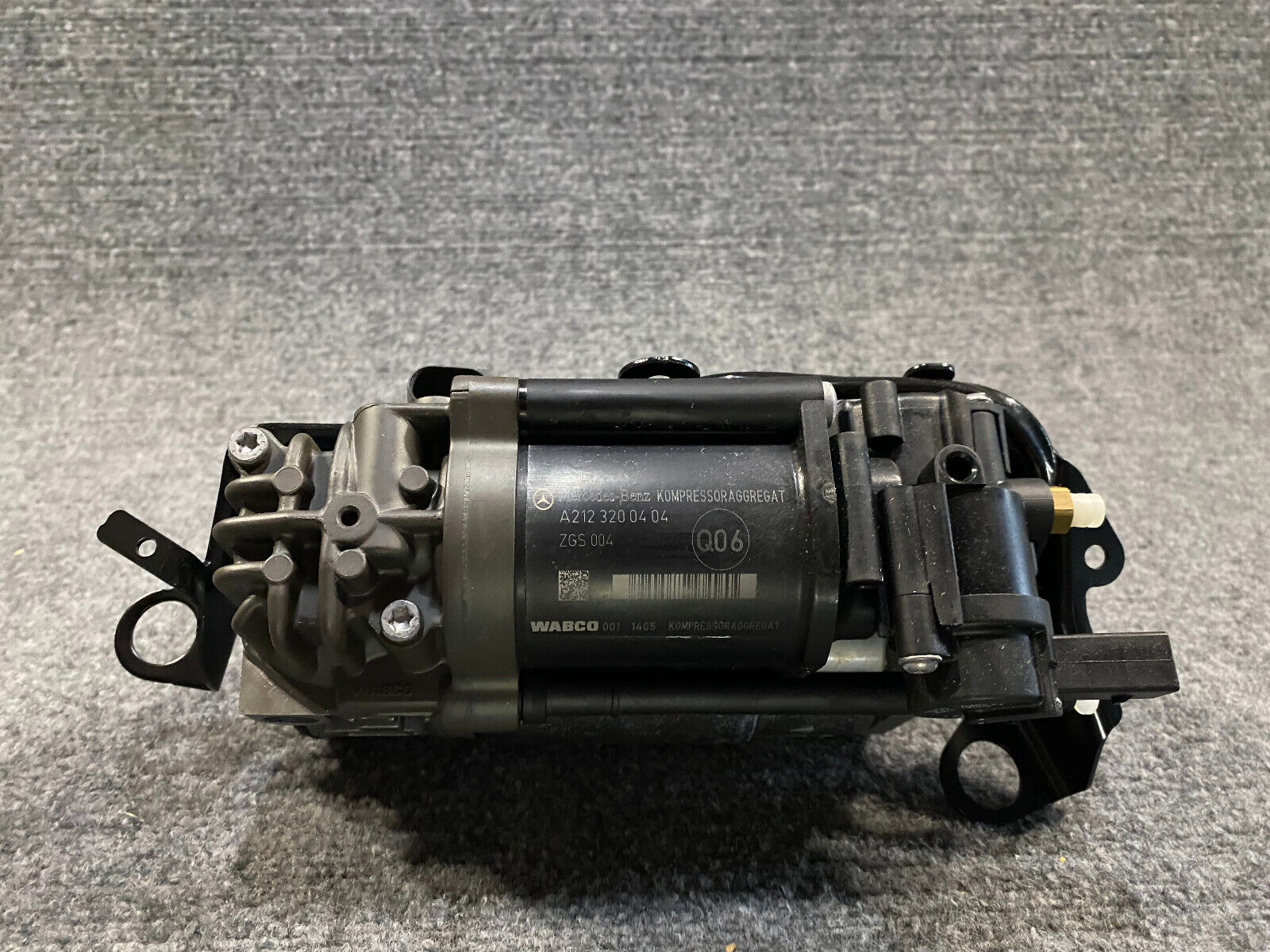 Mercedes-Benz Air Susp Compressor Unit - A 212-320-04-04 -Fits MBZ E250 & Others