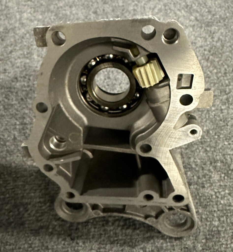 Mercedes-Benz Rear Transmission Case -A2012700011- Fits MBZ 300E / 300D & Others