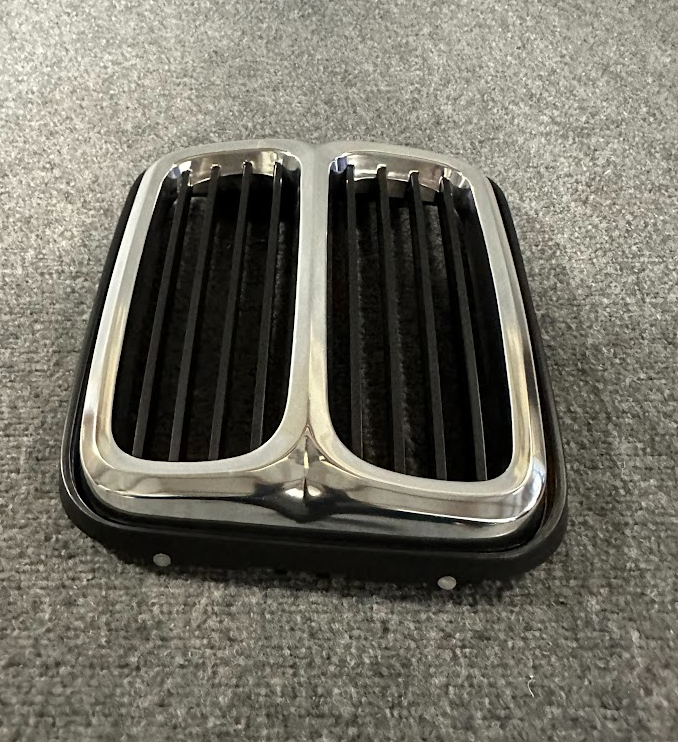 BMW Grille Center - 51-13-1-848-104 / 1848-104 -Fits BMW 528i & 530i 1975-1981