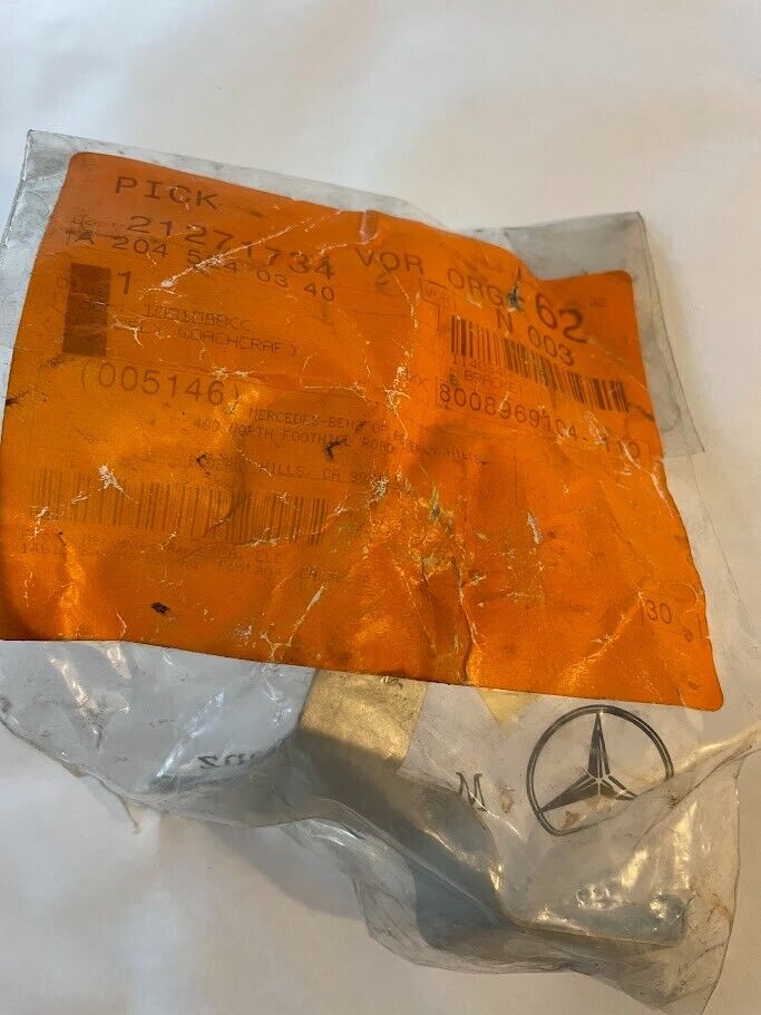 Mercedes-Benz Radiator Support Splash Shield LH Bracket - 204-524-03-40 -For MBZ