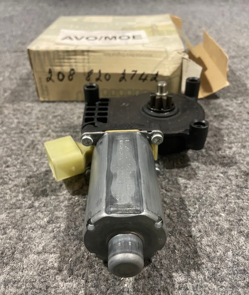 Mercedes-Benz Front LH Power Window Motor - 2088202742 - For MBZ CLK320 & More