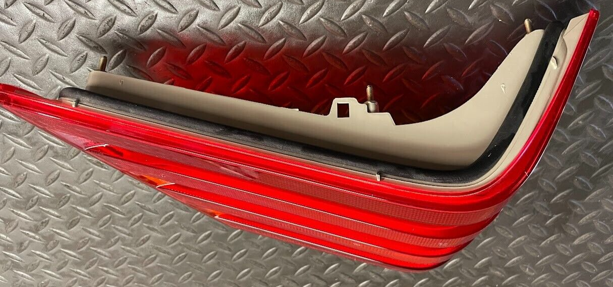 ULO Rear LH Tail Light - 140-820-05-66 / 5698-05 - For Mercedes-Benz S420 & More