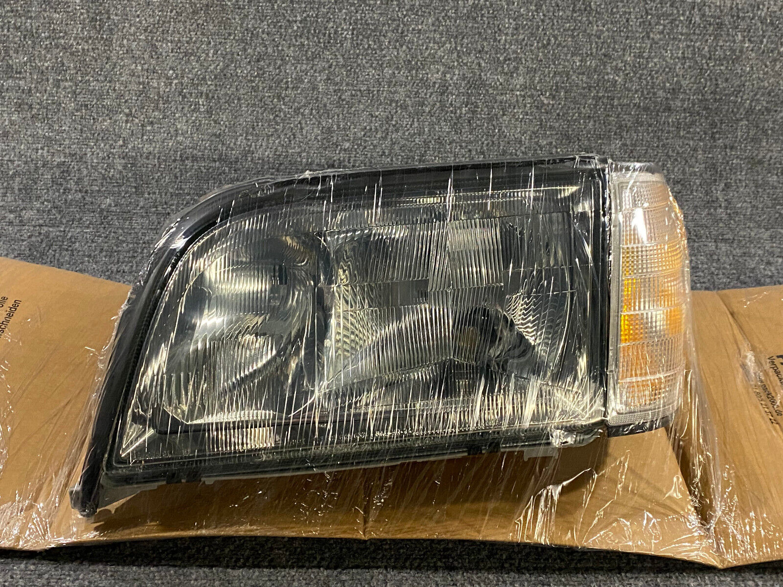 Magneti Marelli Left Headlight Assy -710302470003- Fits MB S320 / S420 & Others