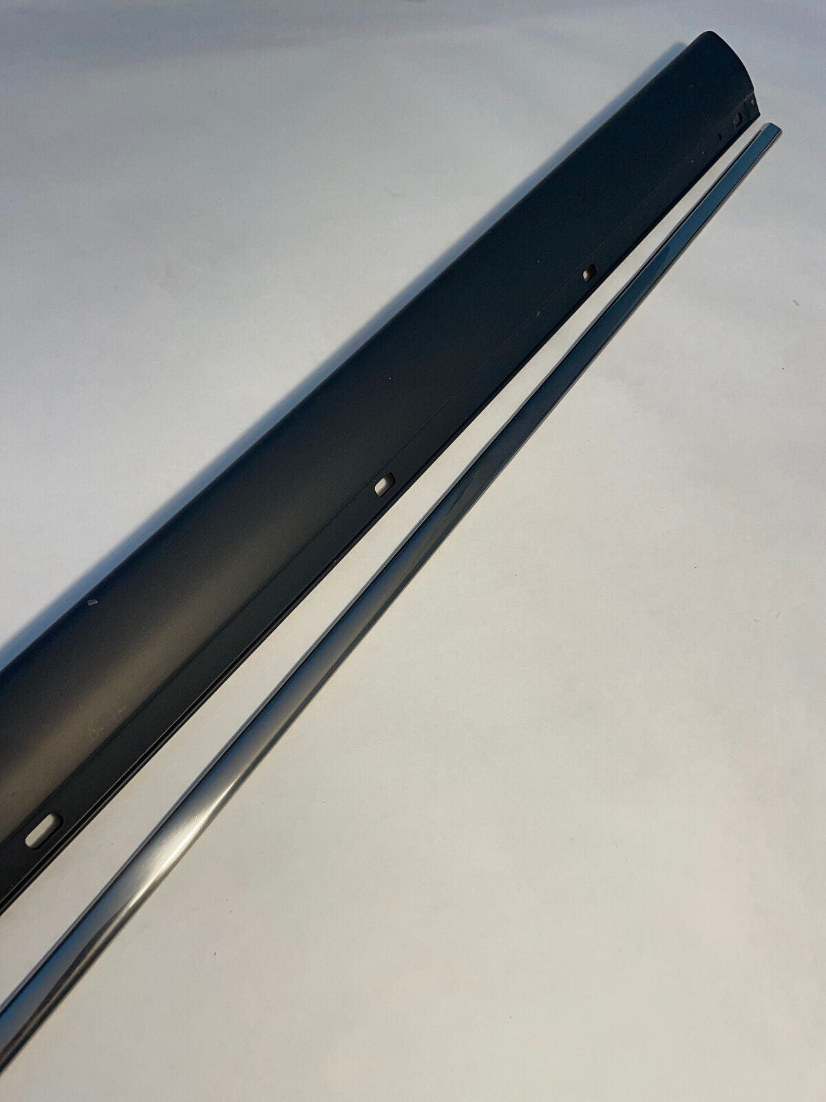 Mercedes-Benz Front RH Door Strip - 220-690-06-62-9999 - For MBZ S500 & Others