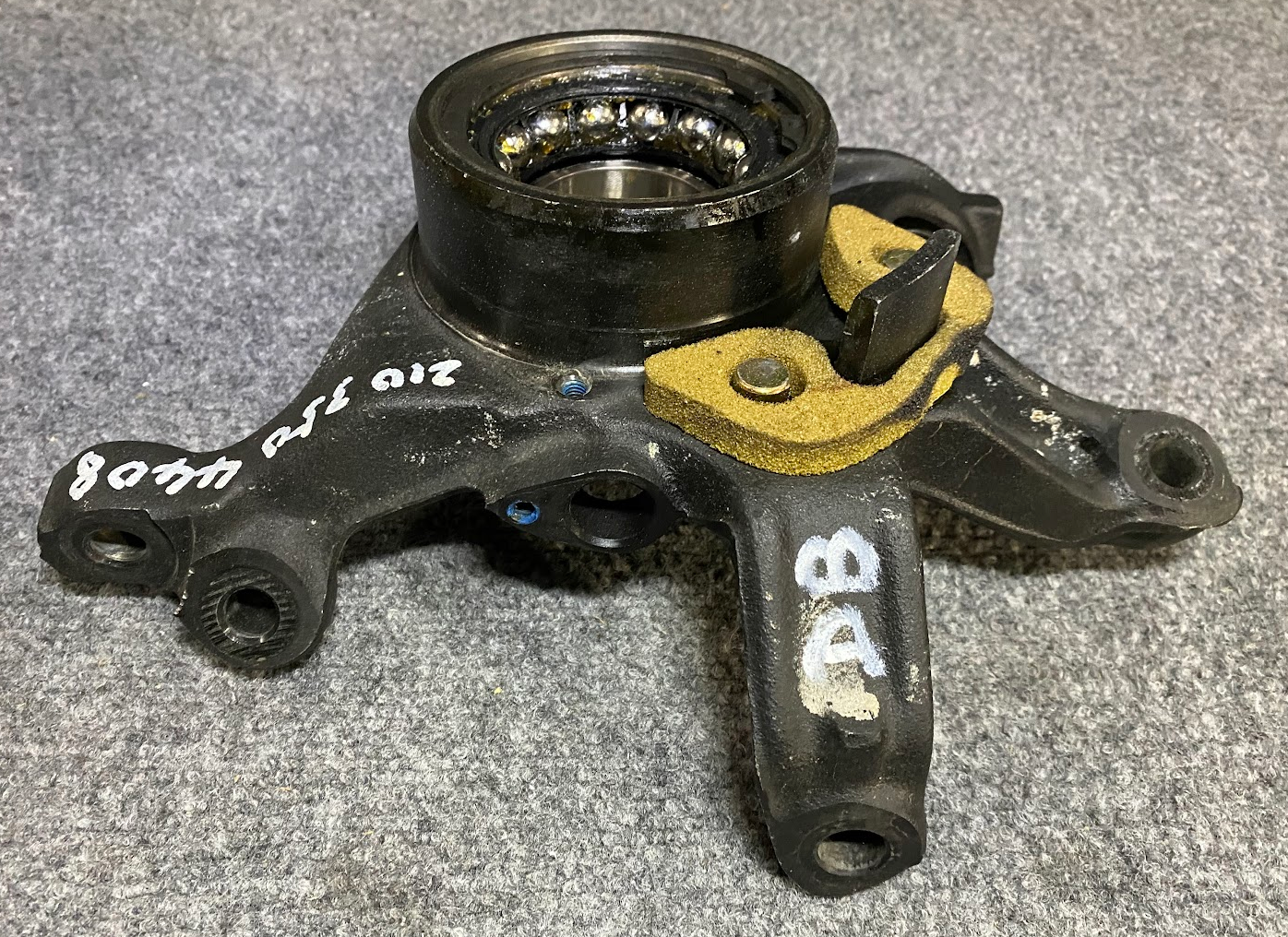 Mercedes-Benz Rear Left Suspension Knuckle - 210-350-44-08 - Fits MBZ E-Class