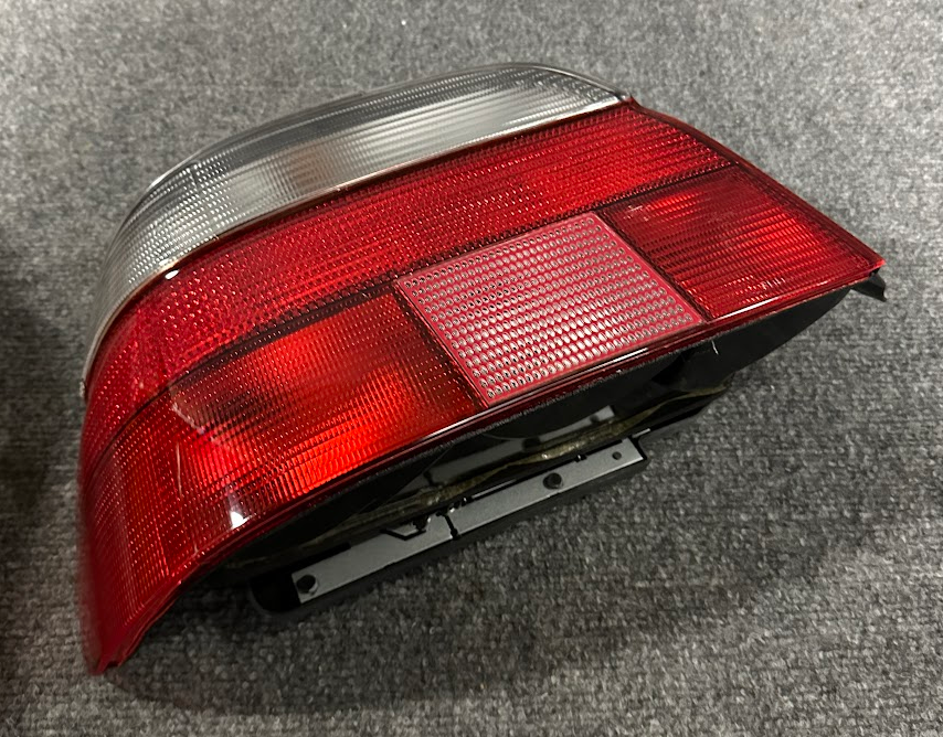 Hella Left Tail Lamp Assy - 2VP 007 240-091 - Fits BMW 535i, 540i, M5 & More