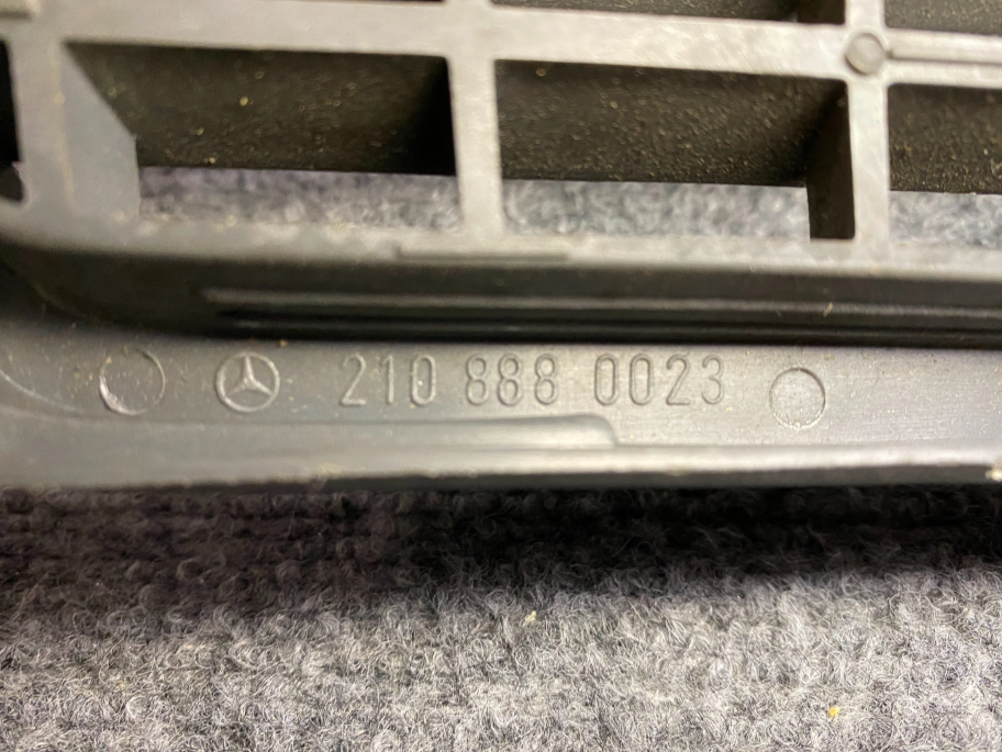 Mercedes-Benz Grille - 210 888 00 23 - Fits MBZ E300, E320, E430, E55 AMG & More