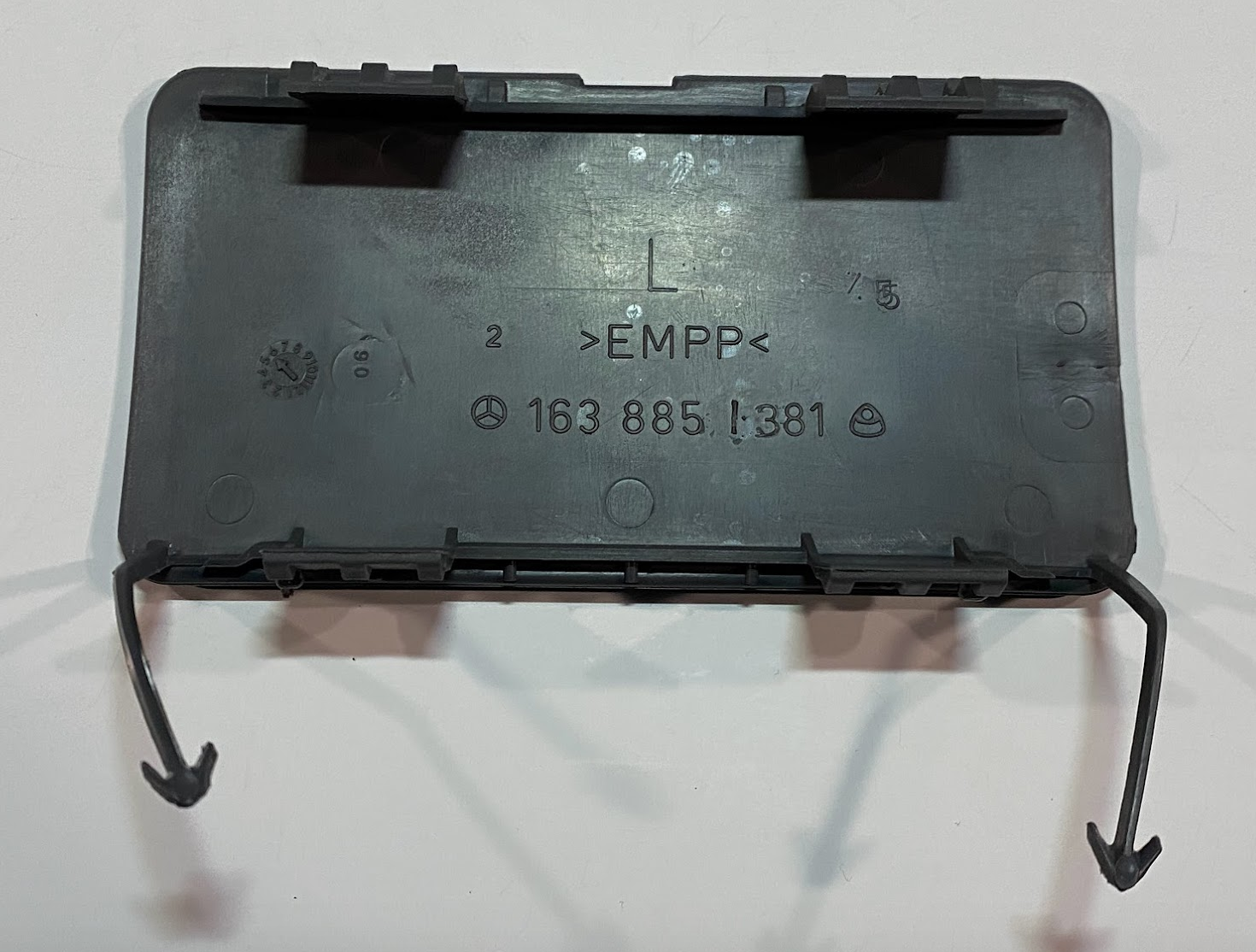 Mercedes-Benz Bumper LH Tow Bracket Cover - 163-885-13-81 - Fits MBZ ML-Class