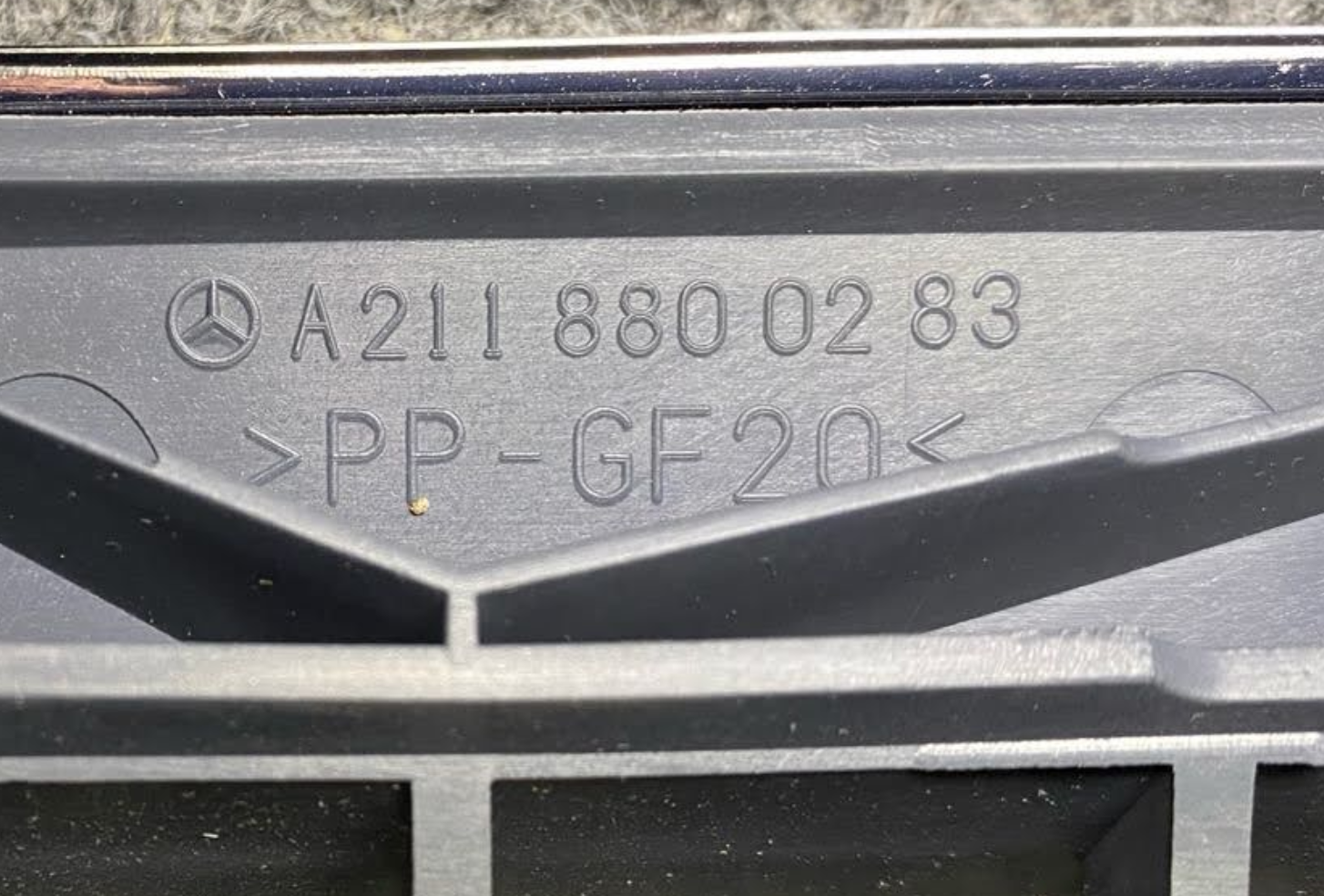 Mercedes-Benz Grille Paneling - A 211 880 02 83 7D11 - Fits MBZ E Class 2003-06