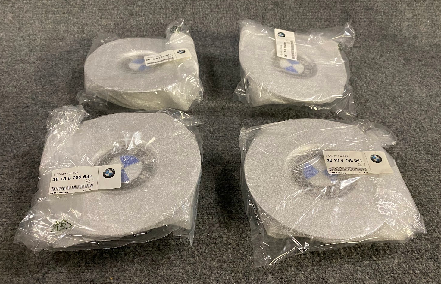 BMW Set of 4 Wheel Hub Caps - 36-13-6-768-641 - Fits BMW 5 & 7 Series 1988-1995