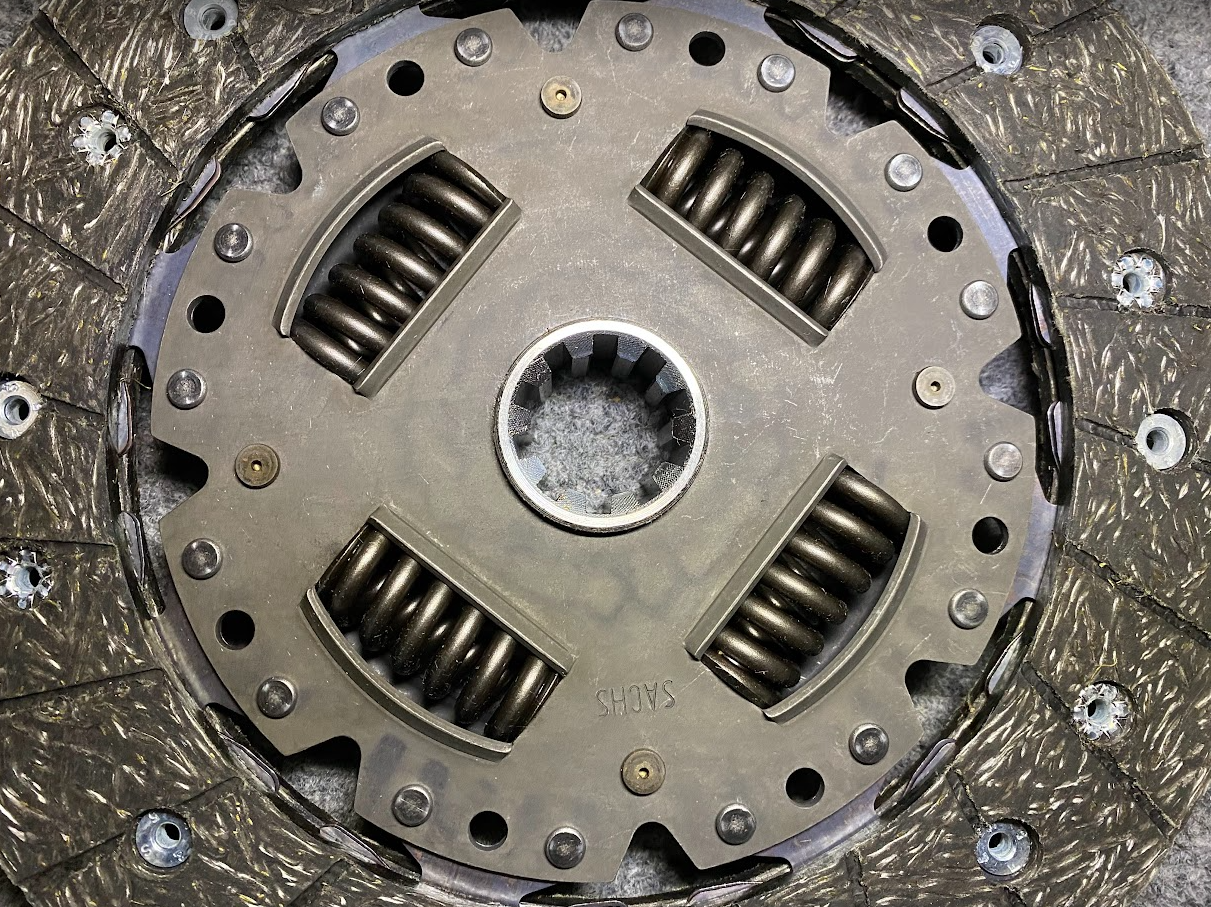 Sachs Clutch Disc - 1861-661-133 / 21-21-1-223-097 - Fits BMW 325i, 325iX & More