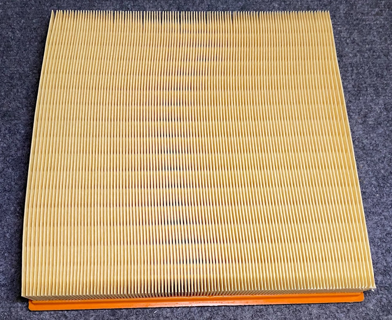 HENGST Air Filter - E229L - Fits Mercedes-Benz S350 94-95 / 300SD 92-93