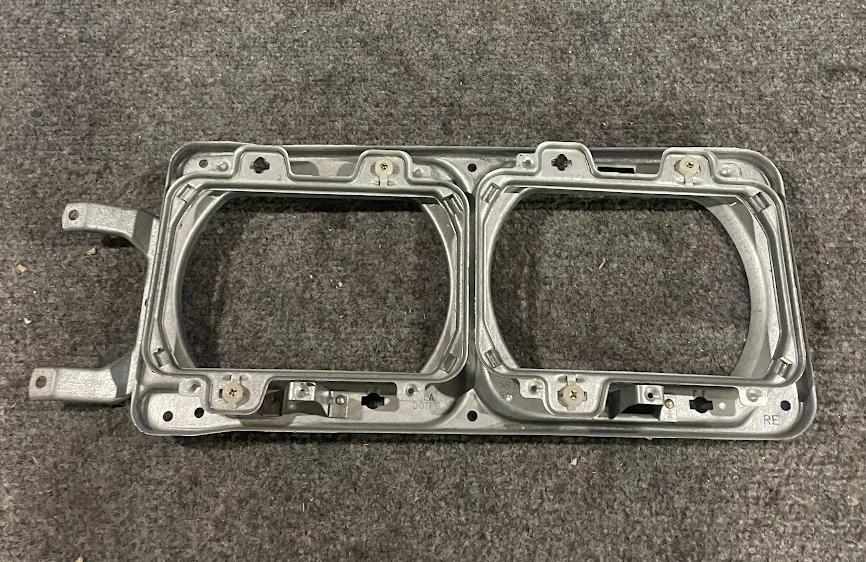 Right Headlamp Frame - 533-941-046 / 533941046 - For Volkswagen Scirocco 85-88
