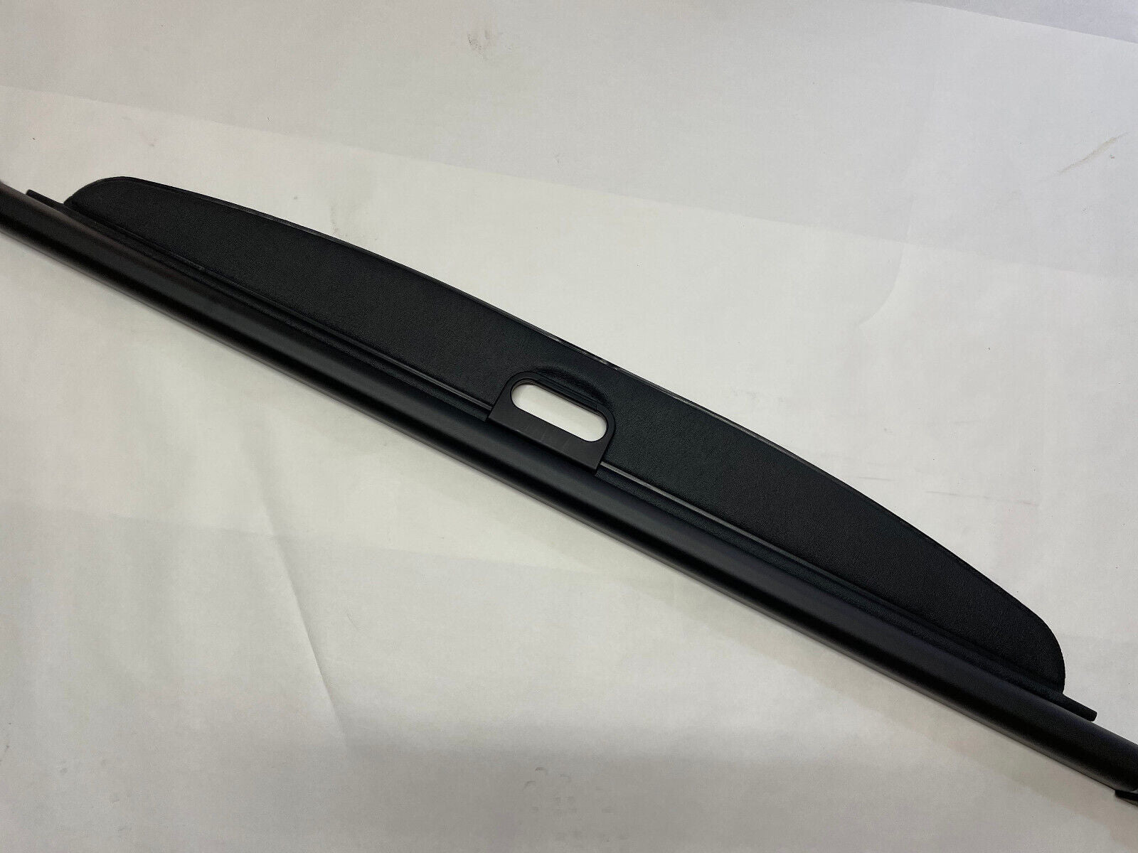 General Motors Cargo Area Security Shade - 84449319 - For Chevrolet Traverse