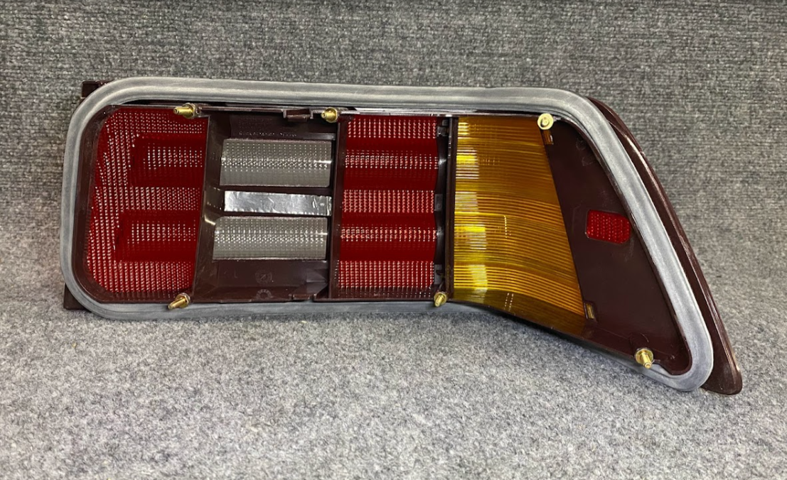 ULO Left Tail Light Lens - 129 820 35 66 - For Mercedes-Benz SL500 & SL600 99-02