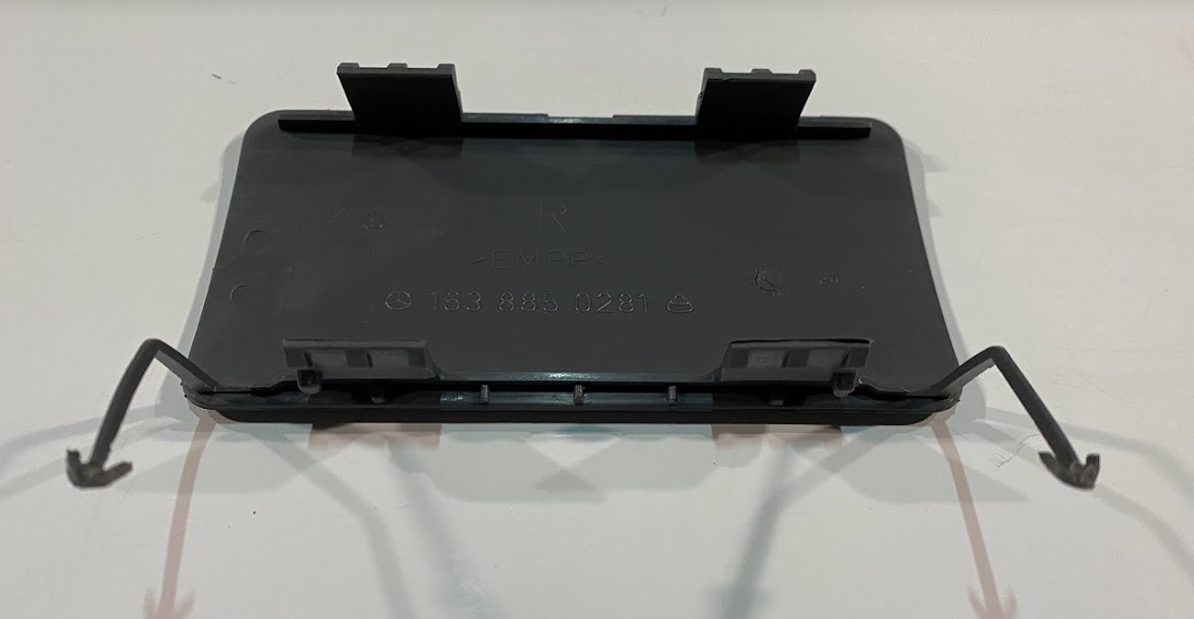Mercedes-Benz Bumper RH Tow Bracket Cover - 163-885-02-81 - Fits MBZ ML-Class