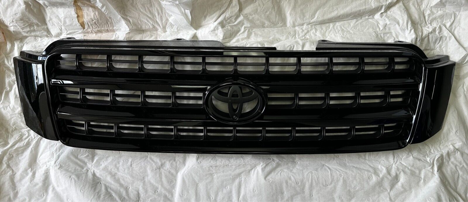 Toyota Radiator Grille Sub Assembly - 53101-48923-C0 - For TY Highlander 2001-04