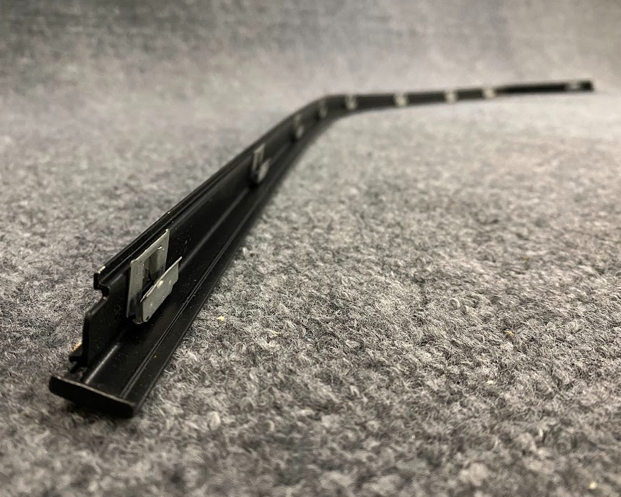 Covering Right - BM 5134-8174-476 / 51-34-8-174-476 - Fits BMW 740i 95-01