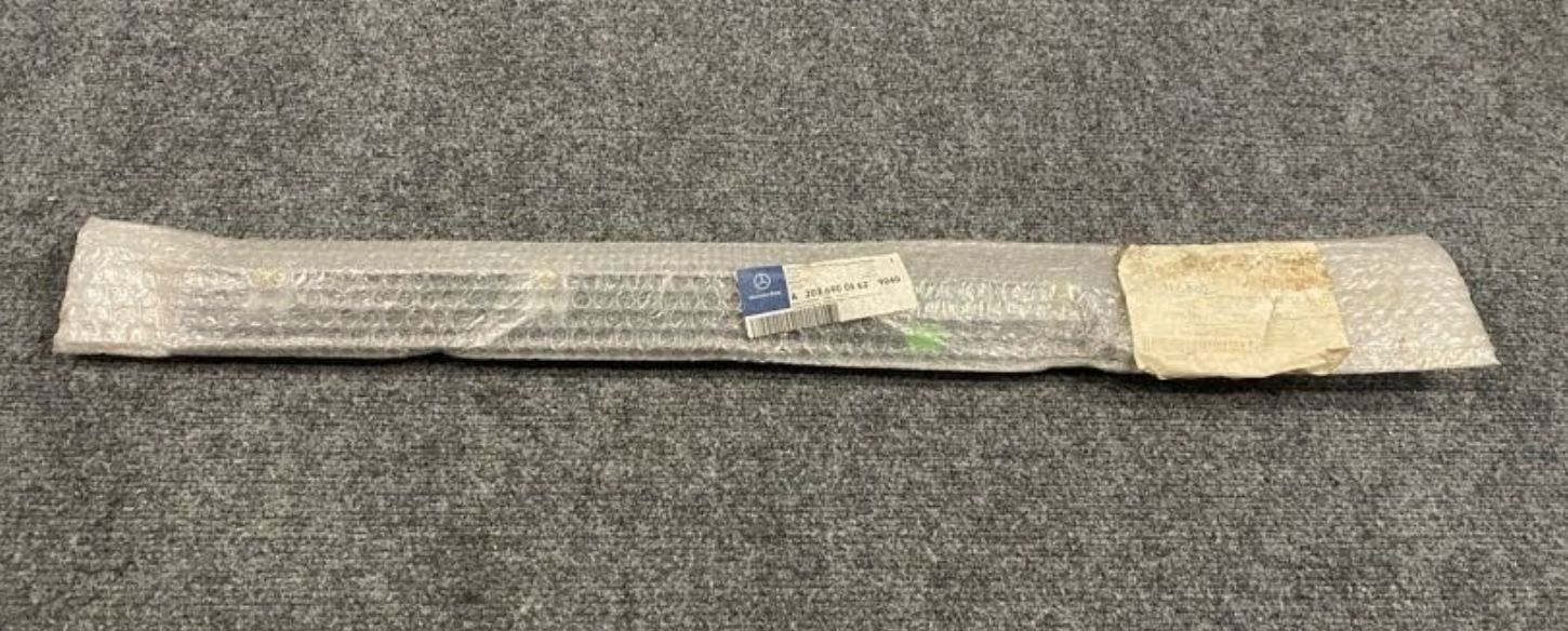 Mercedes-Benz Rear Body Side Molding - 203-690-08-62-9040 - Fits MBZ C230, C320