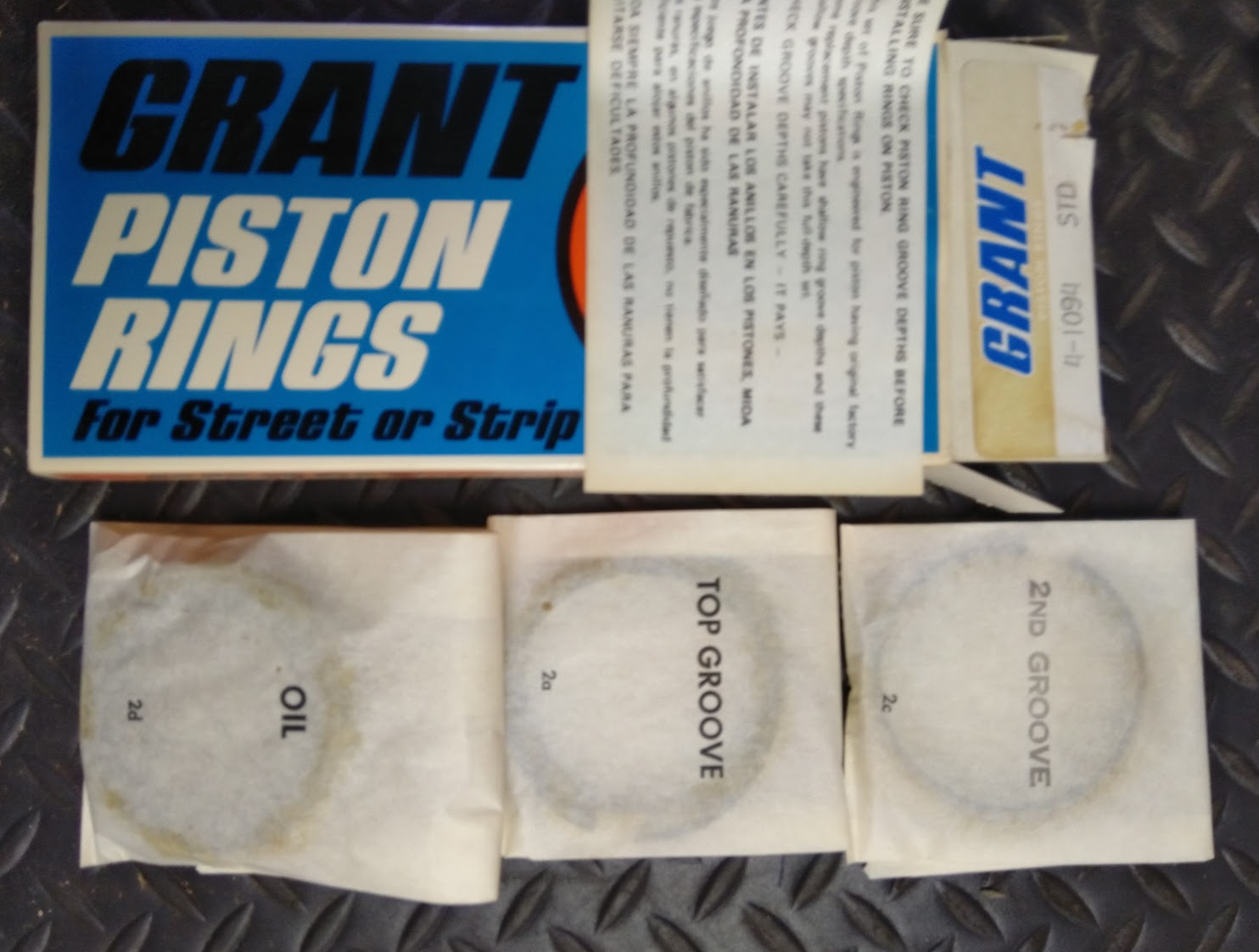 Grant Piston Rings (STD) - 4-1094 STD - Fits Volkswagen 1200 1954-1965