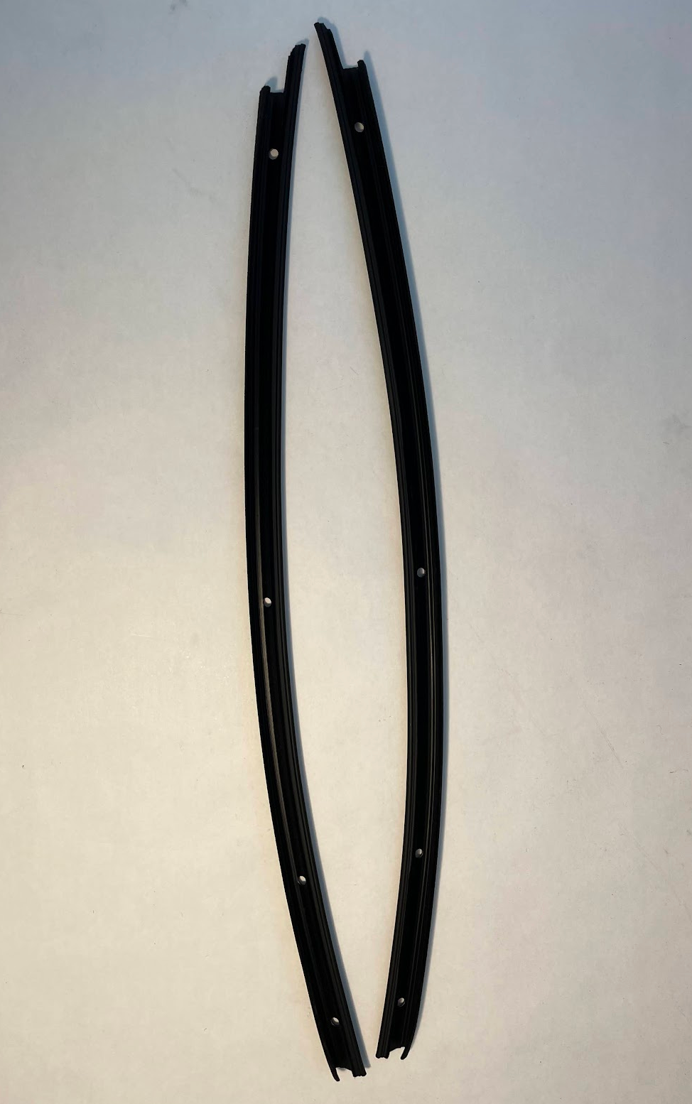 Rear Inner Window Felts (2pcs) - Original Bead - For Pontiac GTO Hardtop 1970-72