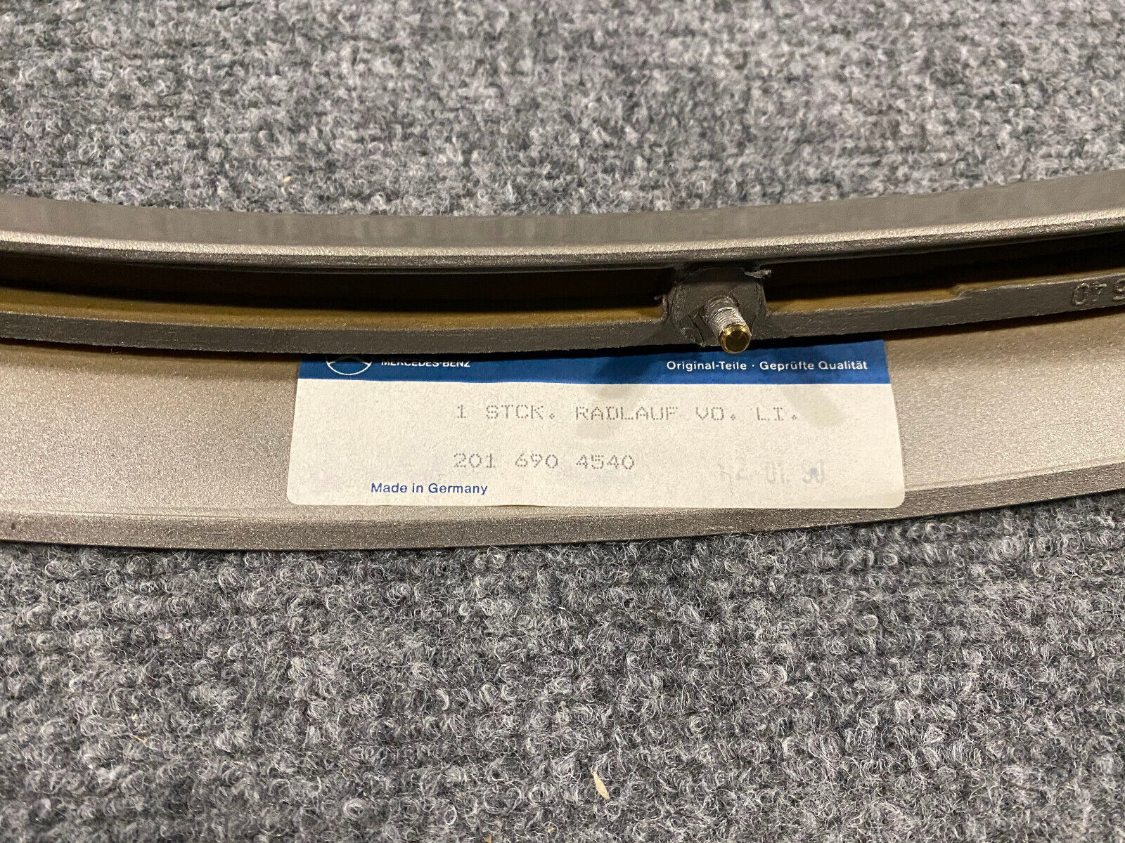 Mercedes-Benz LH Front Wheel Opening Trim - 2016901540 - Fits MB 190E & 190D