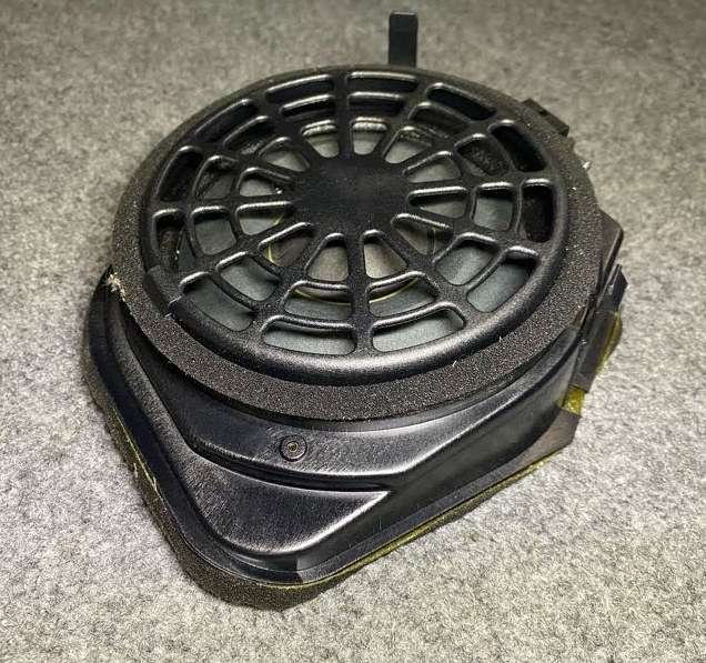 Mercedes-Benz Rear RH Loudspeaker - 202 820 70 02 - Fits MBZ C230, C280 & More