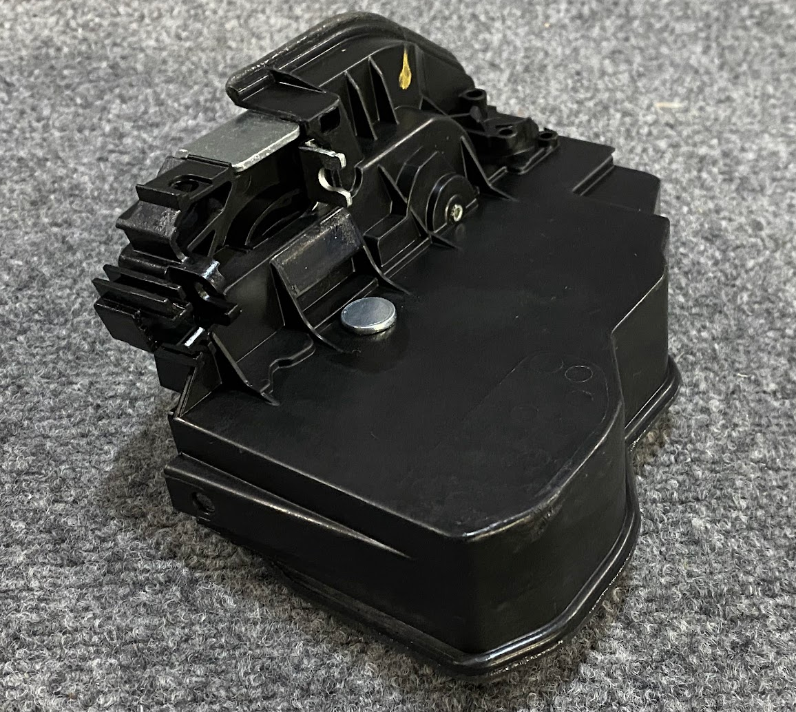 BMW Front Right Door Lock Actuator - 51-21-7-202-146 - Fits BMW 7 Series & More