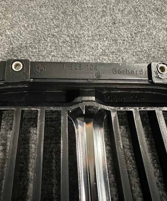 BMW Grille Center - 51-13-1-848-104 / 1848-104 -Fits BMW 528i & 530i 1975-1981