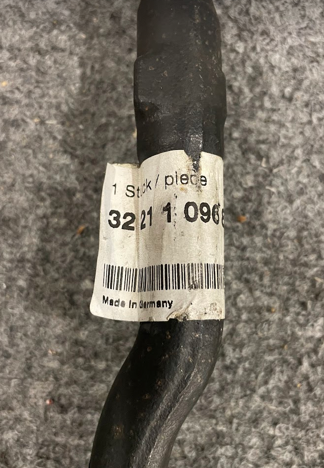 BMW Right Inner Tie Rod Assembly - 32-21-1-096-898 - For BMW Z4, 325Ci & More