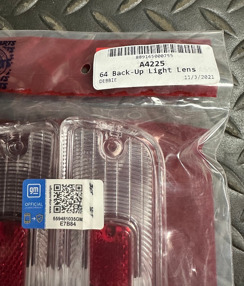 Trim Parts Back Up Light Lenses w/ Red Reflector - A4225 - For Chevy Chevelle 64