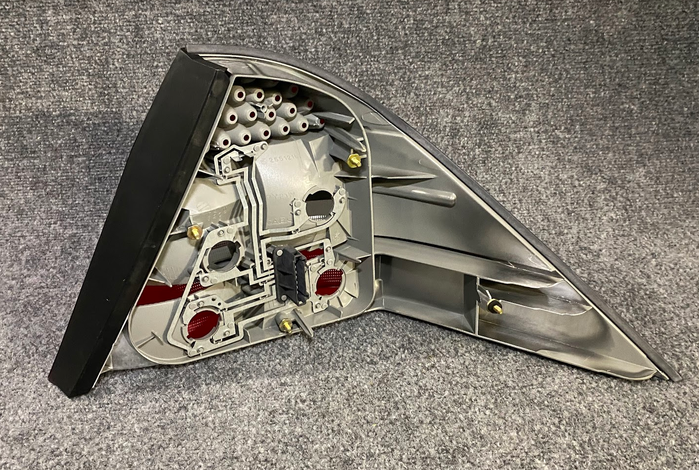 Left Tail Lamp Assy - 112 0401 / 255121L / 220-820-01-64 - Fits MBZ S-Class