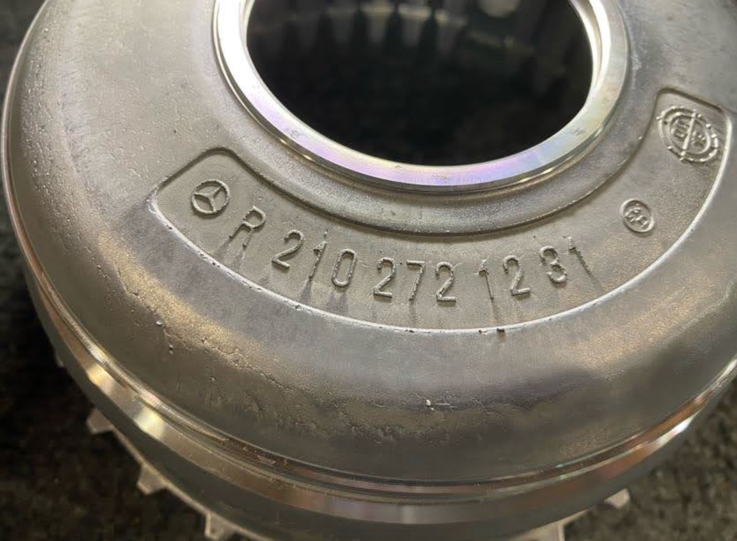Mercedes-Benz Piston - 210-272-11-31 - Fits MBZ E320 / ML320 / C230 & Others
