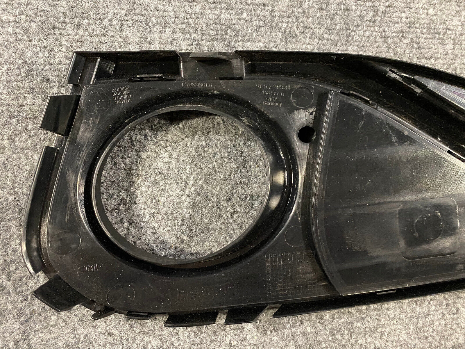 BMW Left Fog Lamp Bezel - 51117294833 - Fits BMW 435i / 435i xDrive & Others