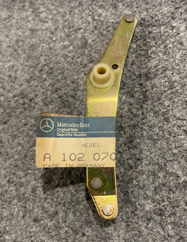 Mercedes-Benz Carburetor Control Lever - 102-070-03-20 - For MBZ M102 Engine