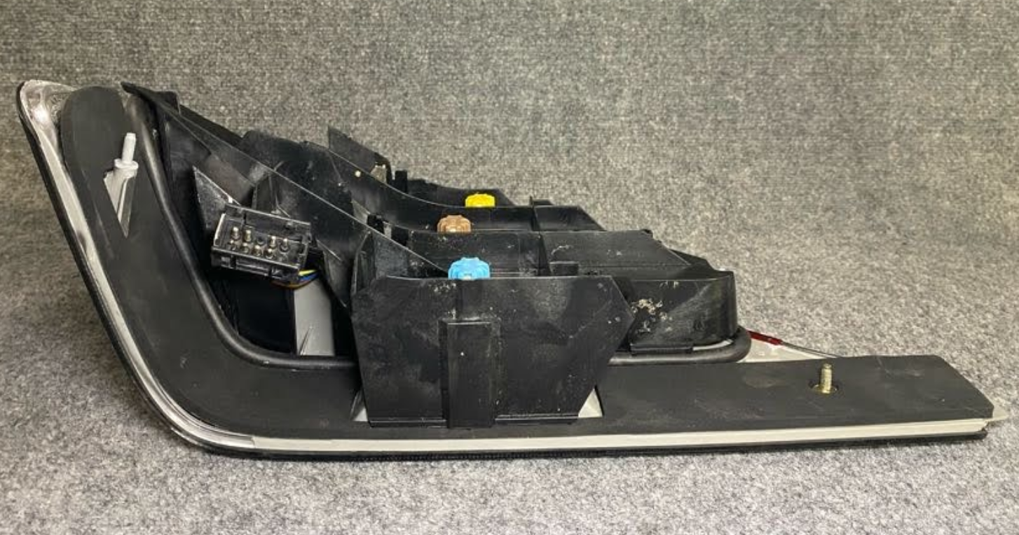 Right Tail Light Assembly - 199 422 R - For Mercedes-Benz W140 S Class (140.028)