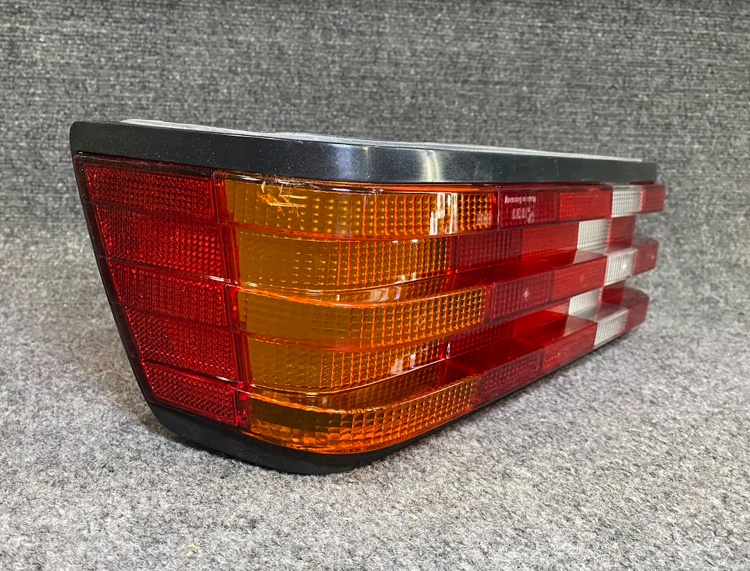ULO Tail Light Lens Right - 5853-04 / 201-820-12-66 - For Mercedes-Benz 1984-93